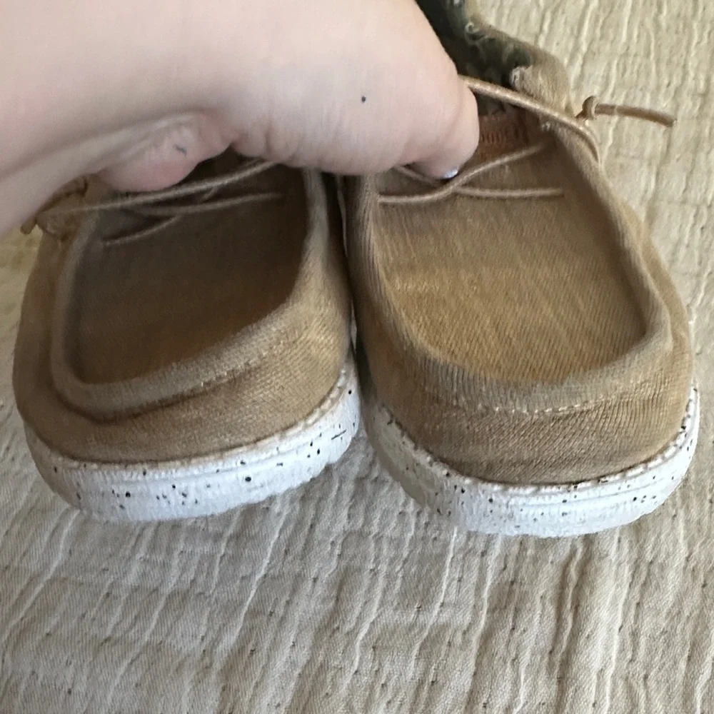 Hey Dude Kids Tan Shoes youth size 2